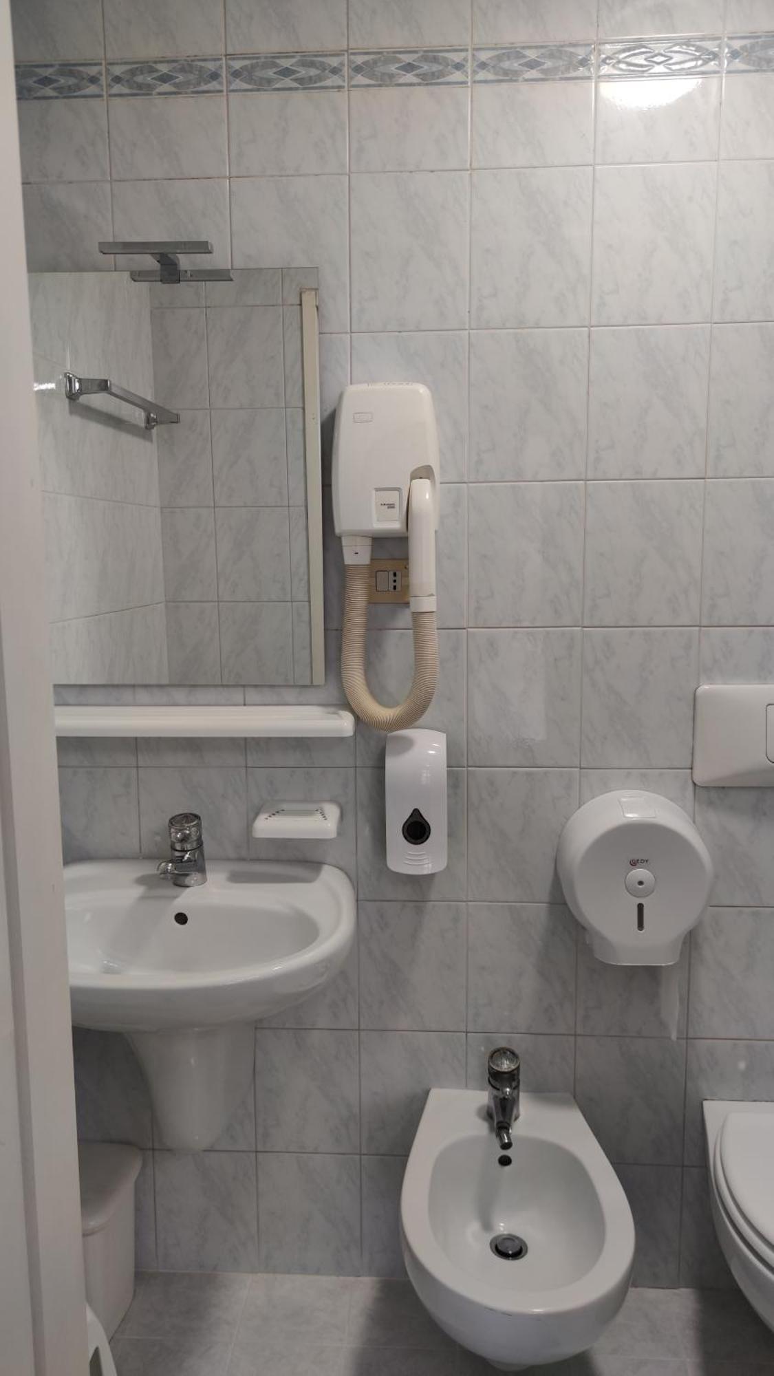 Bluecolors Hotel كامبالتو المظهر الخارجي الصورة